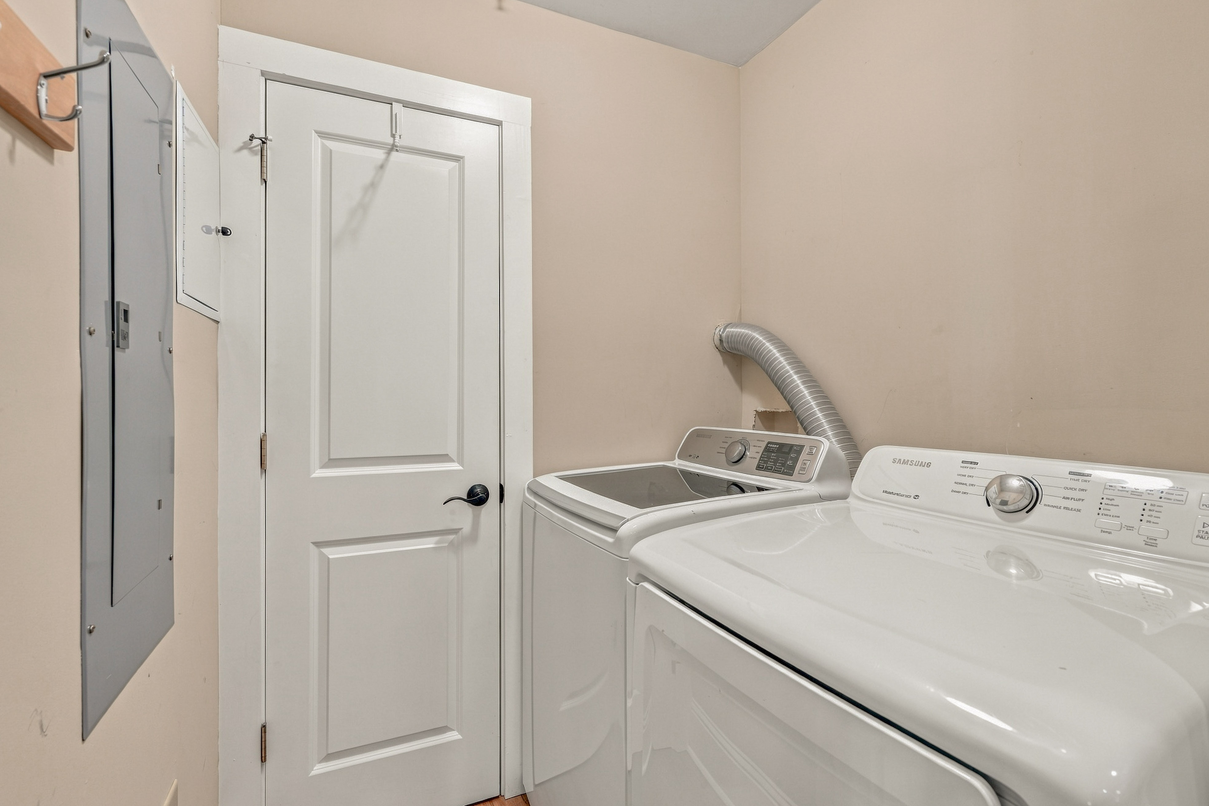 1040A Tailwater image 23